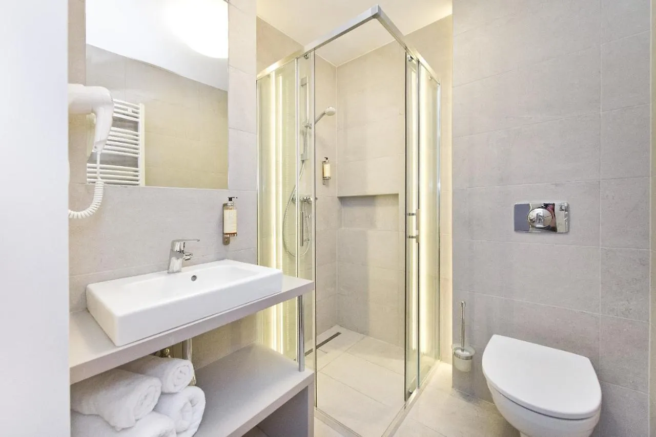 Villa 21 By Victus Sopot 3*,  Polonya